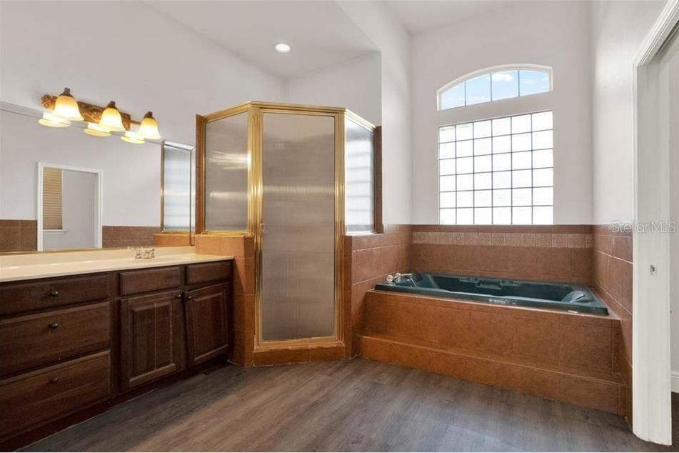 Под контрактом: $3,600 (4 спален, 4 ванн, 2953 Квадратных фут)