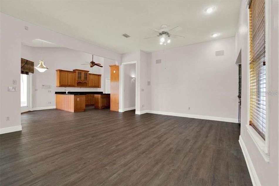 Под контрактом: $3,600 (4 спален, 4 ванн, 2953 Квадратных фут)