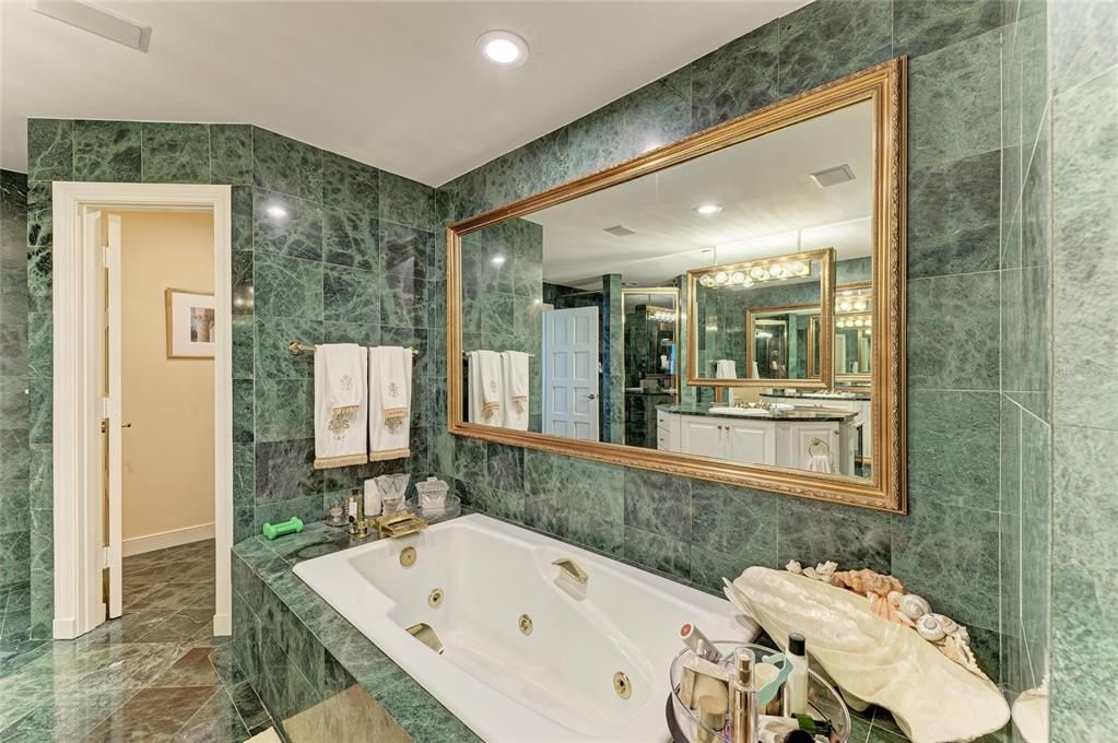 For Sale: $10,900,000 (8 beds, 8 baths, 5886 Square Feet)