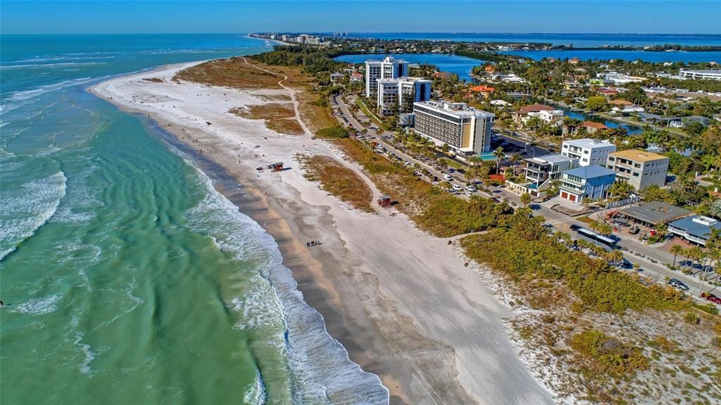 For Sale: $10,900,000 (8 beds, 8 baths, 5886 Square Feet)