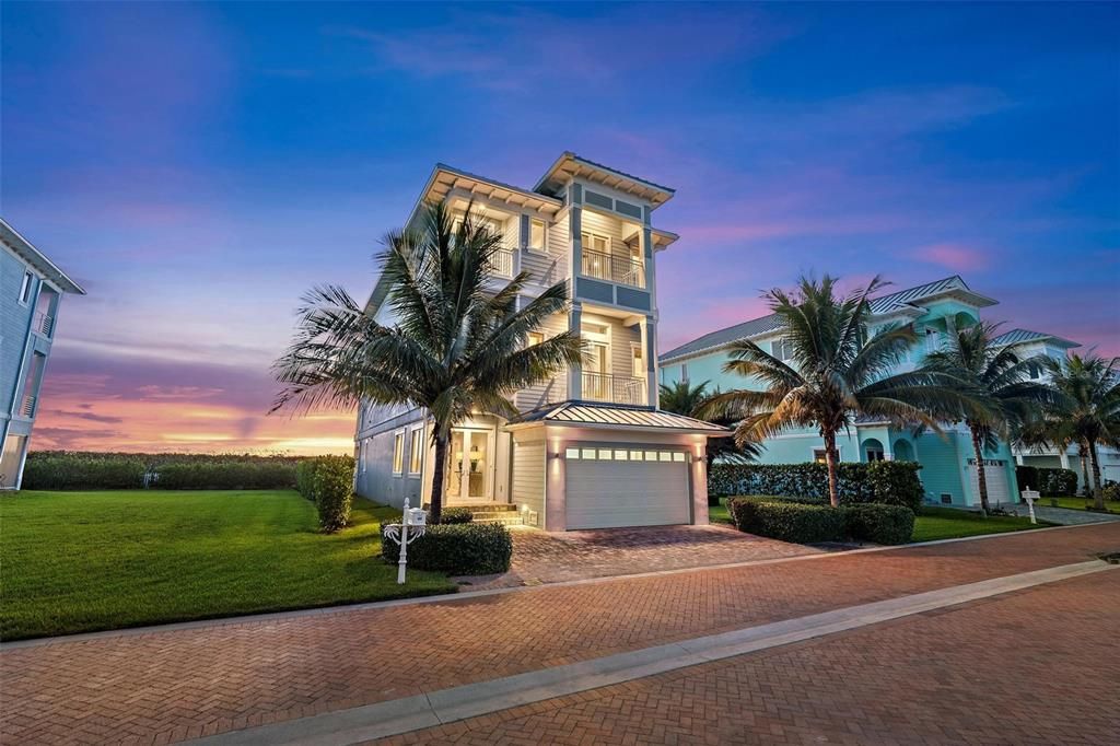 For Sale: $4,650,000 (5 beds, 5 baths, 4436 Square Feet)