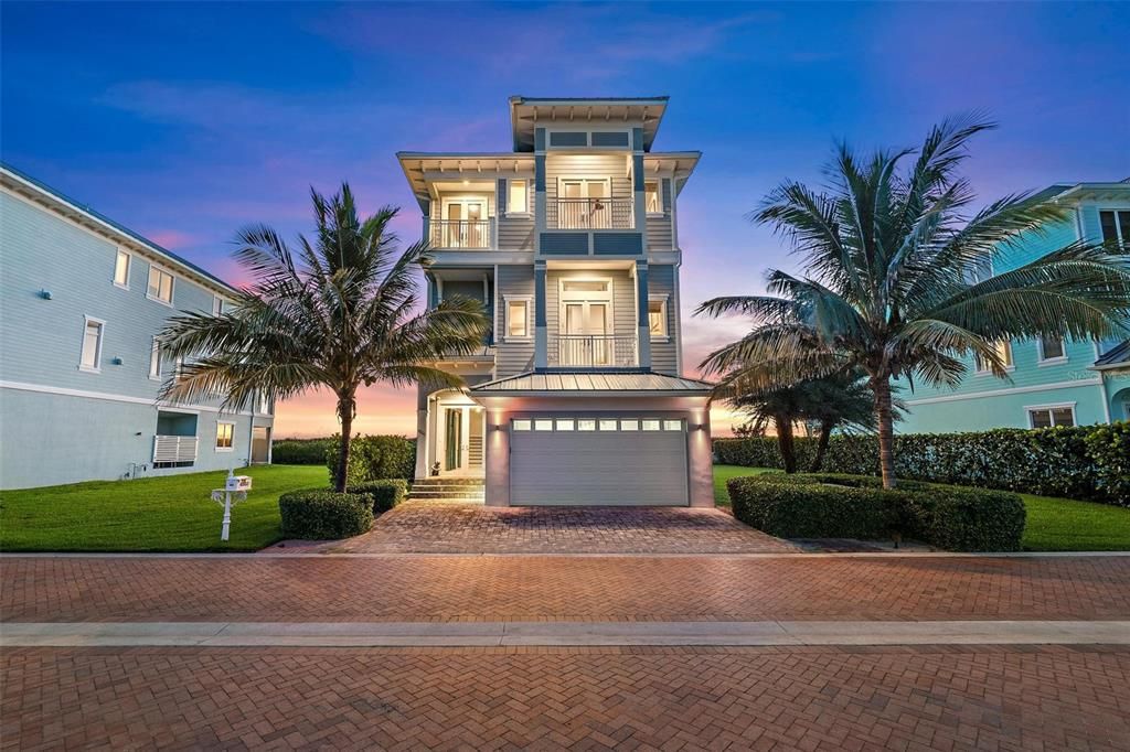 For Sale: $4,650,000 (5 beds, 5 baths, 4436 Square Feet)