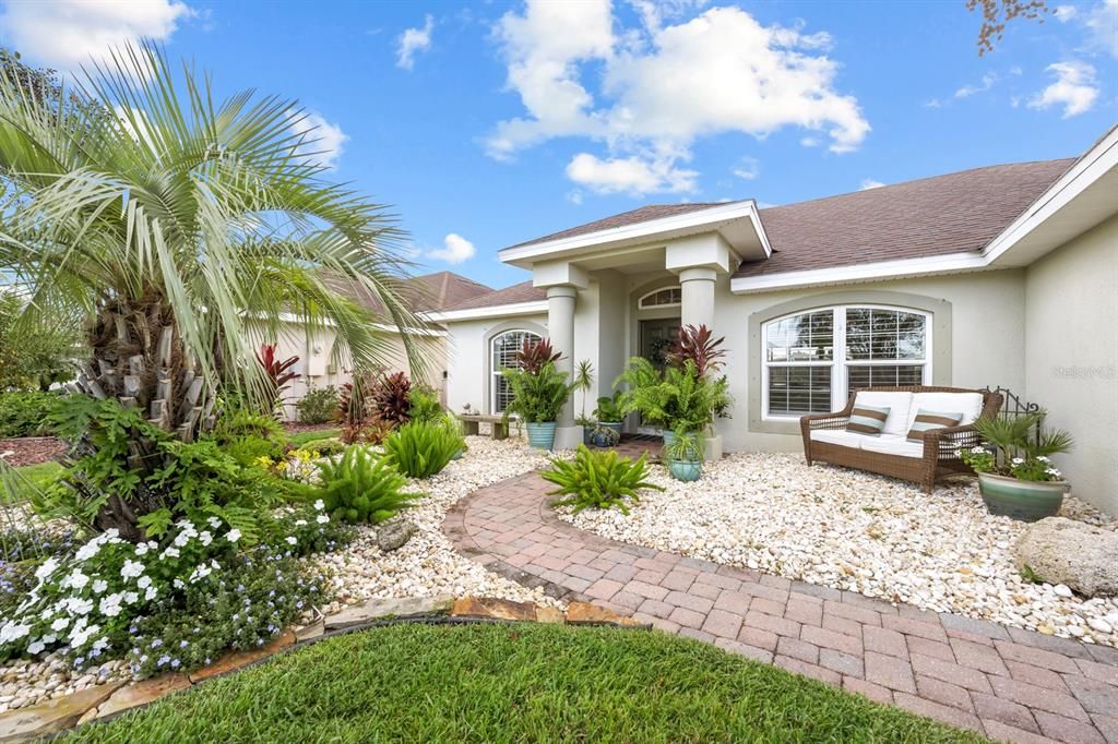 Под контрактом: $435,000 (3 спален, 2 ванн, 1586 Квадратных фут)