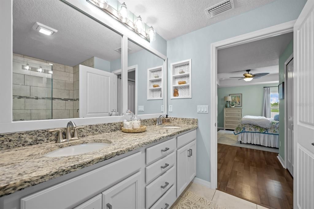 Под контрактом: $435,000 (3 спален, 2 ванн, 1586 Квадратных фут)