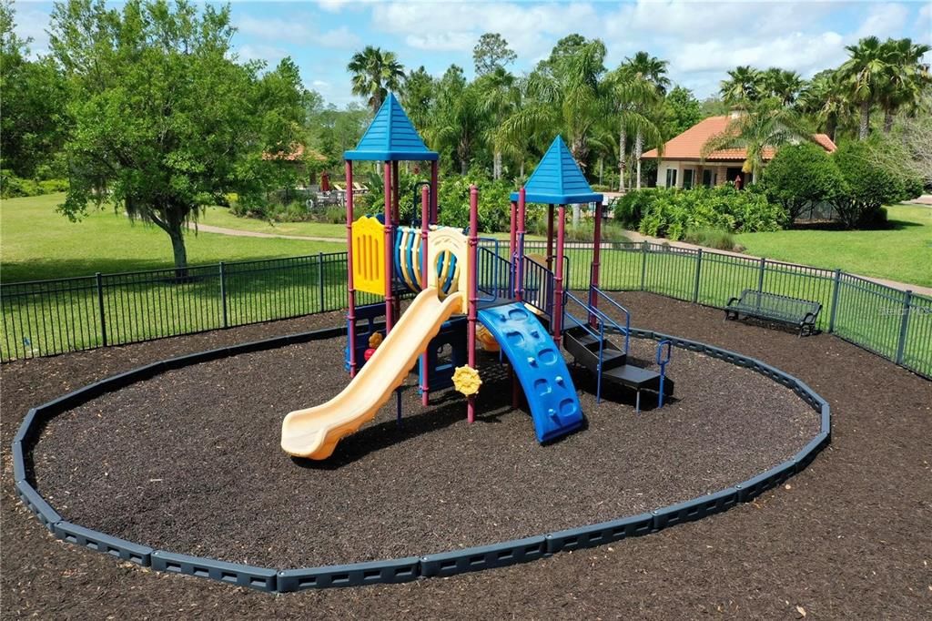 Под контрактом: $435,000 (3 спален, 2 ванн, 1586 Квадратных фут)