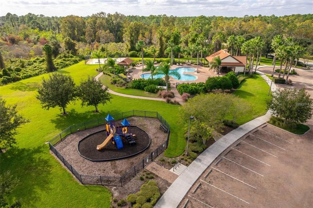 Под контрактом: $435,000 (3 спален, 2 ванн, 1586 Квадратных фут)