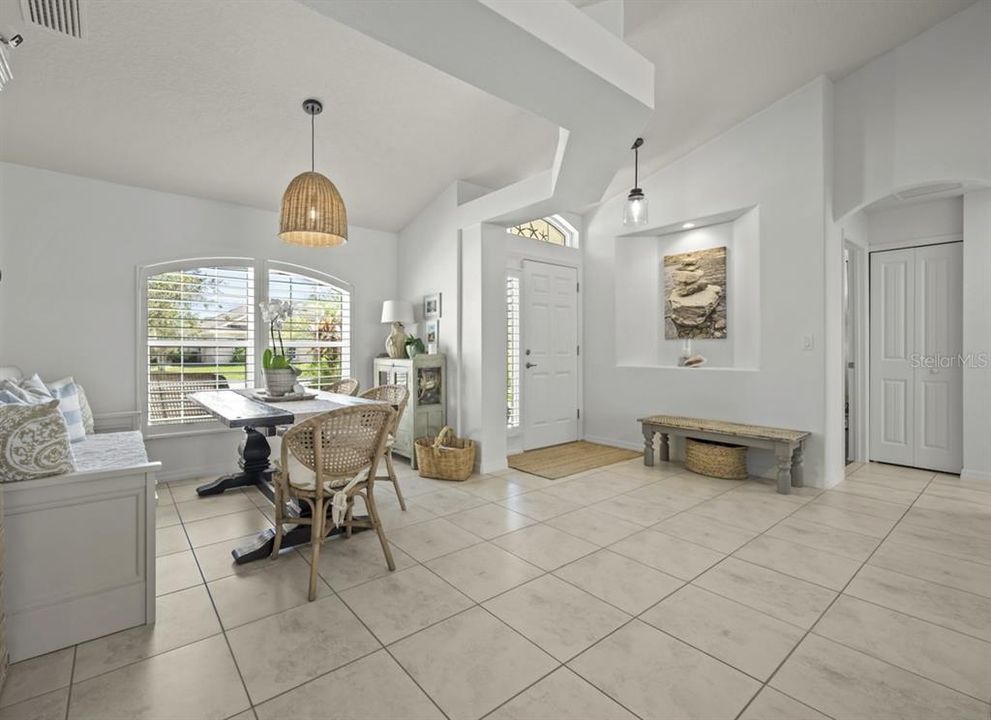 Под контрактом: $435,000 (3 спален, 2 ванн, 1586 Квадратных фут)