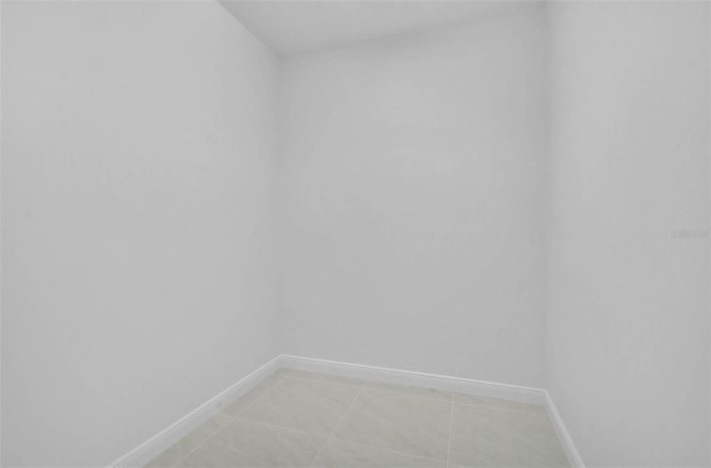 Activo con contrato: $2,795,000 (3 camas, 3 baños, 4399 Pies cuadrados)