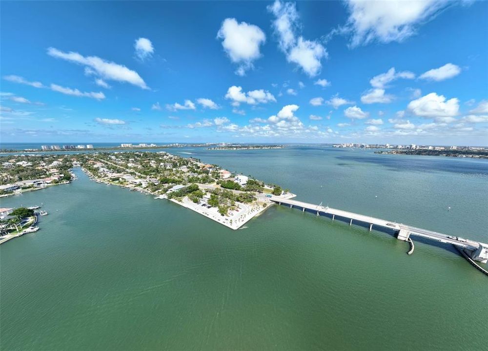 Activo con contrato: $2,795,000 (3 camas, 3 baños, 4399 Pies cuadrados)