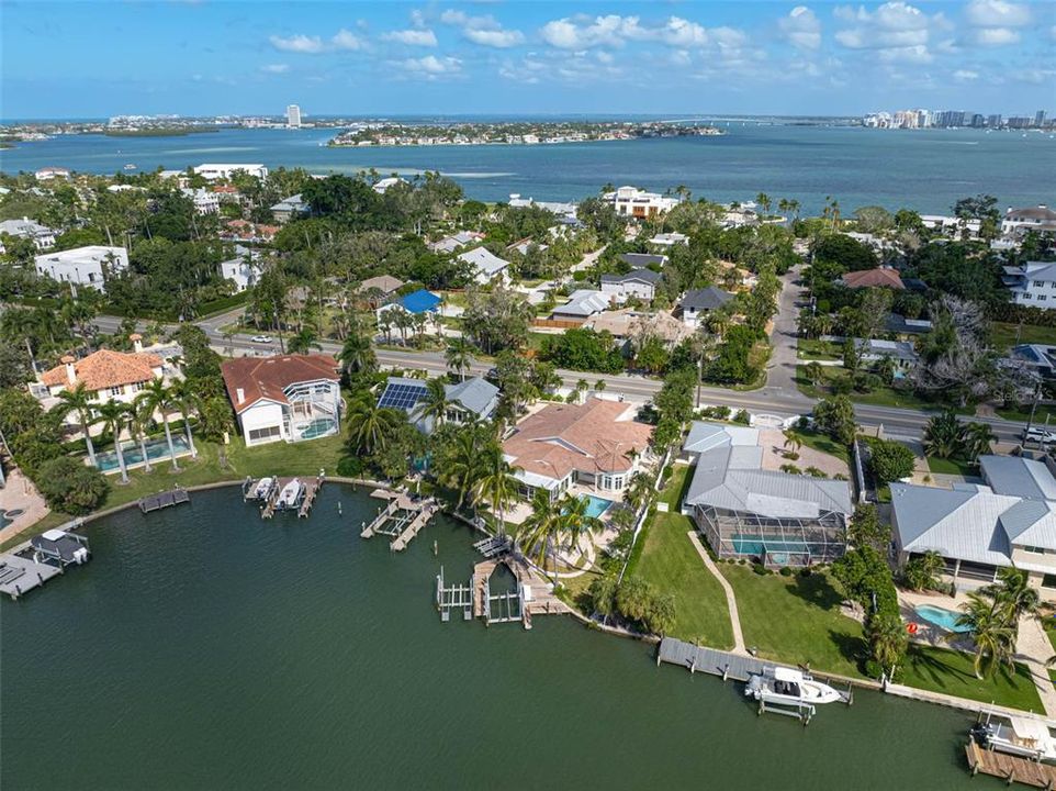 Activo con contrato: $2,795,000 (3 camas, 3 baños, 4399 Pies cuadrados)