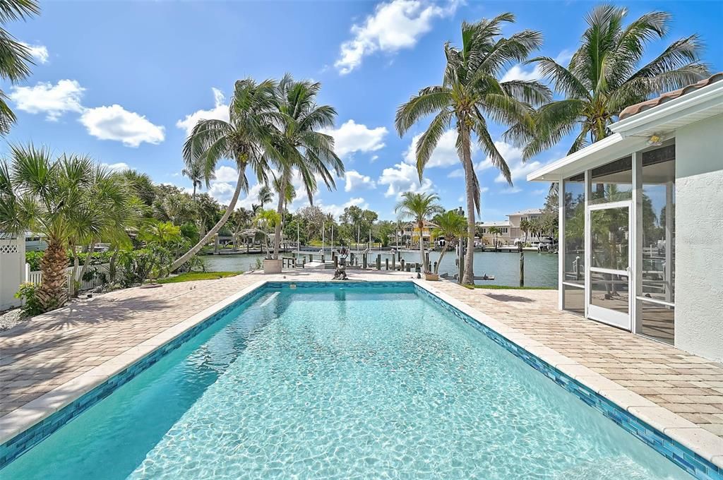 Activo con contrato: $2,795,000 (3 camas, 3 baños, 4399 Pies cuadrados)