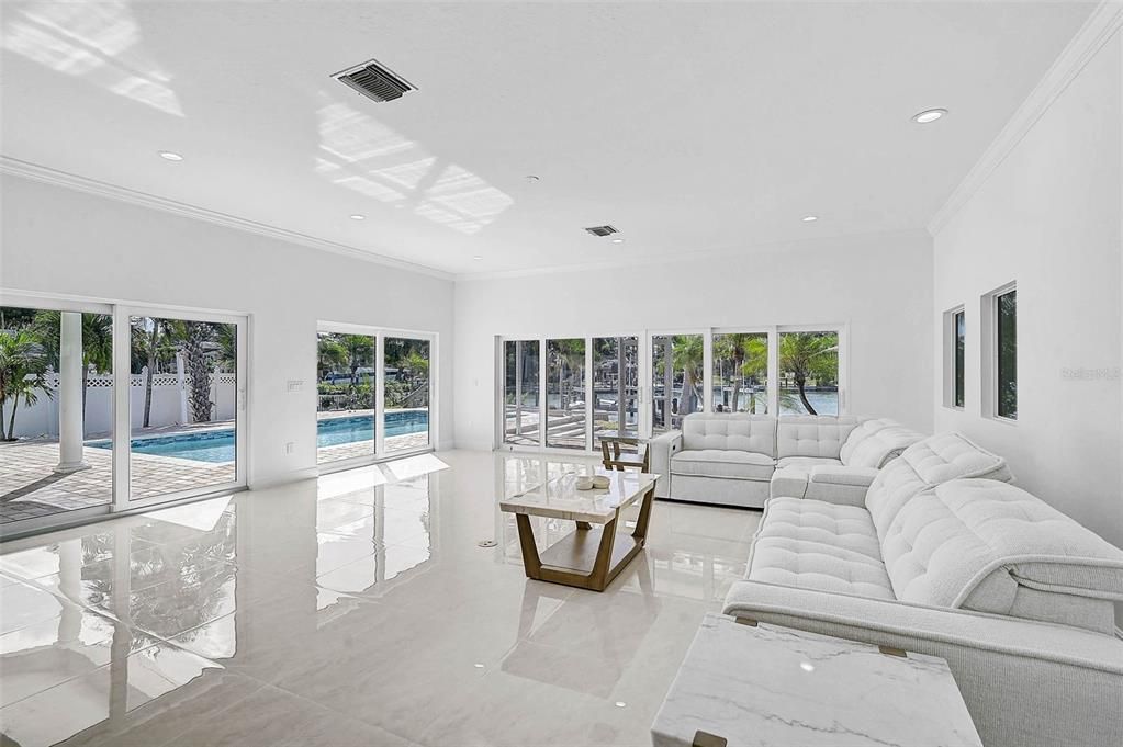 Activo con contrato: $2,795,000 (3 camas, 3 baños, 4399 Pies cuadrados)