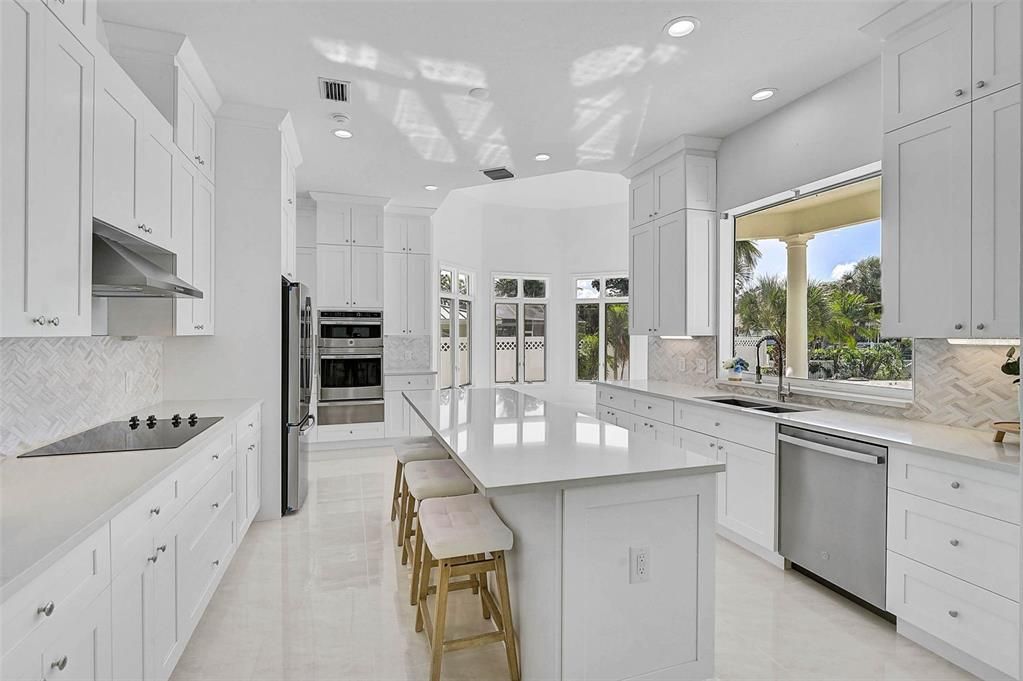 Activo con contrato: $2,795,000 (3 camas, 3 baños, 4399 Pies cuadrados)