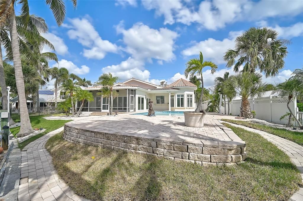 Activo con contrato: $2,795,000 (3 camas, 3 baños, 4399 Pies cuadrados)