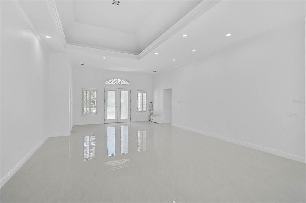 Activo con contrato: $2,795,000 (3 camas, 3 baños, 4399 Pies cuadrados)