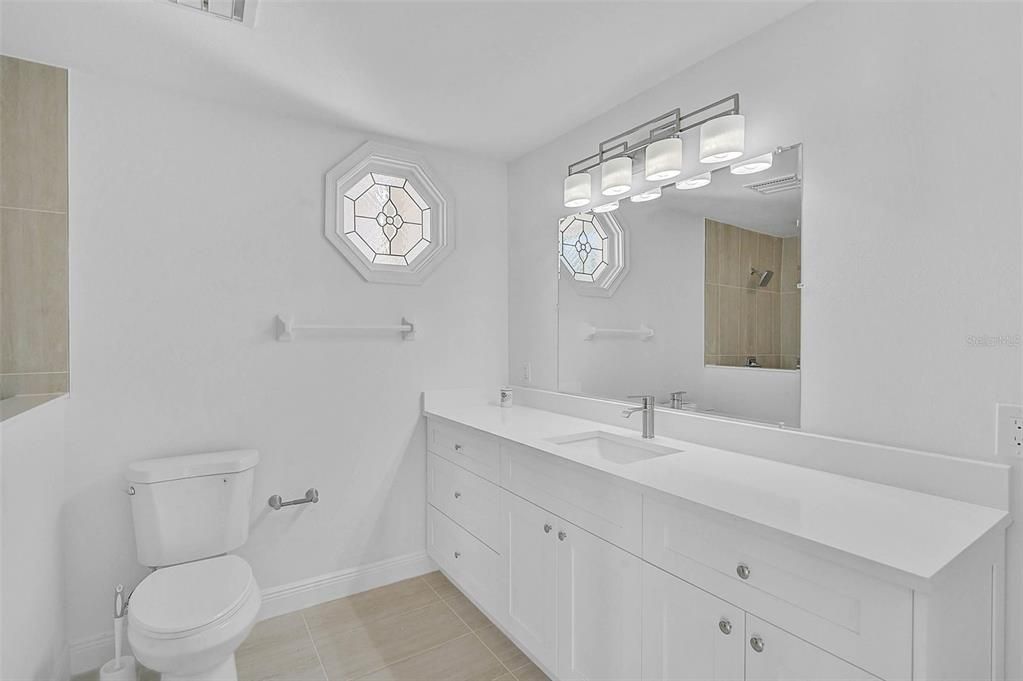 Activo con contrato: $2,795,000 (3 camas, 3 baños, 4399 Pies cuadrados)