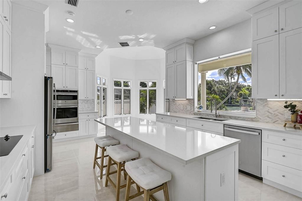 Activo con contrato: $2,795,000 (3 camas, 3 baños, 4399 Pies cuadrados)