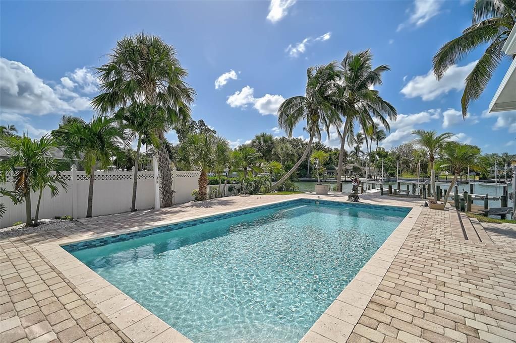 Activo con contrato: $2,795,000 (3 camas, 3 baños, 4399 Pies cuadrados)