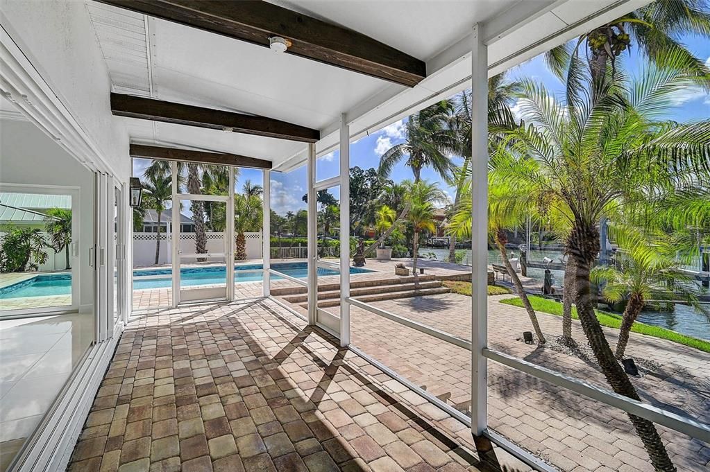 Activo con contrato: $2,795,000 (3 camas, 3 baños, 4399 Pies cuadrados)