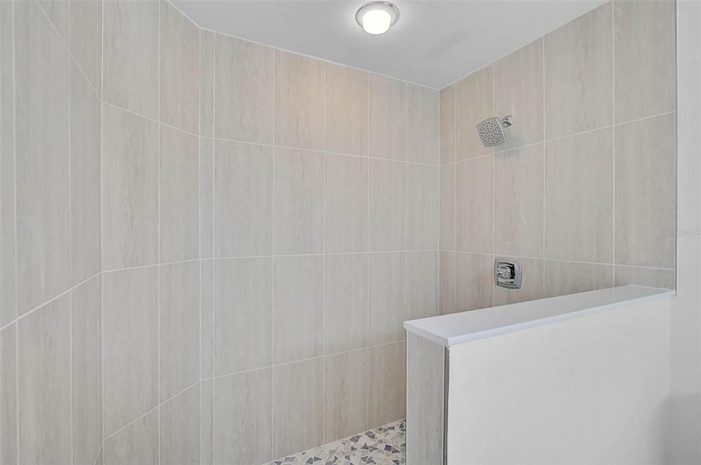 Activo con contrato: $2,795,000 (3 camas, 3 baños, 4399 Pies cuadrados)