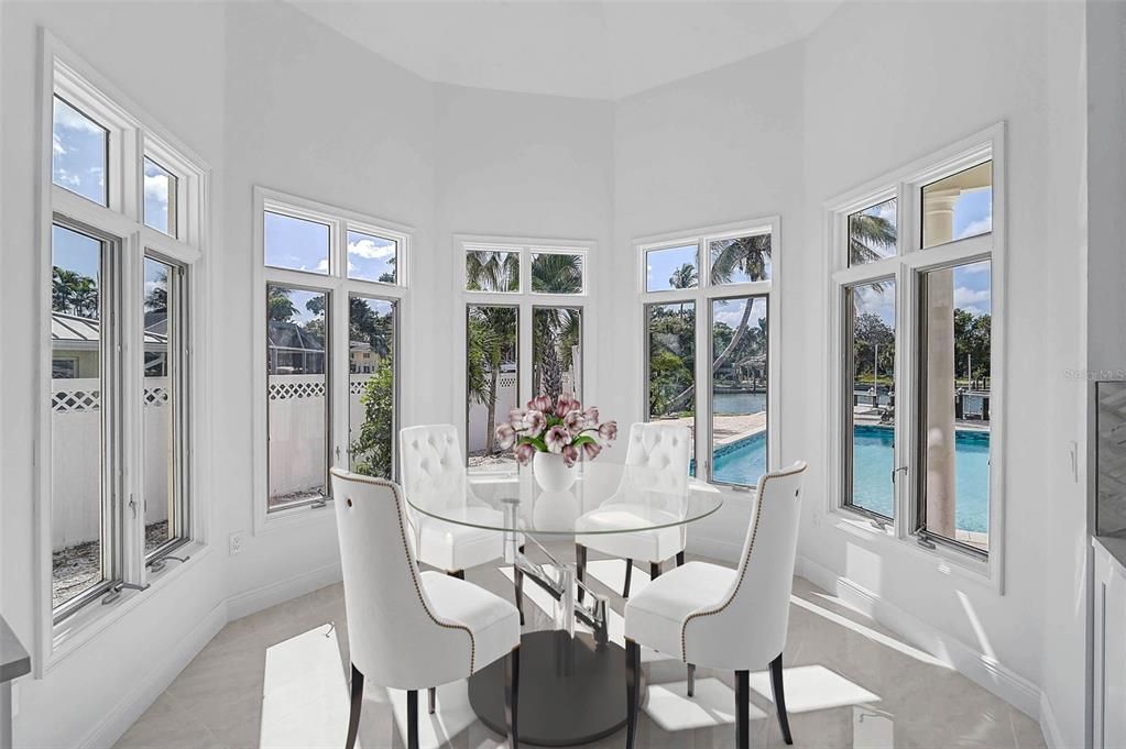 Activo con contrato: $2,795,000 (3 camas, 3 baños, 4399 Pies cuadrados)