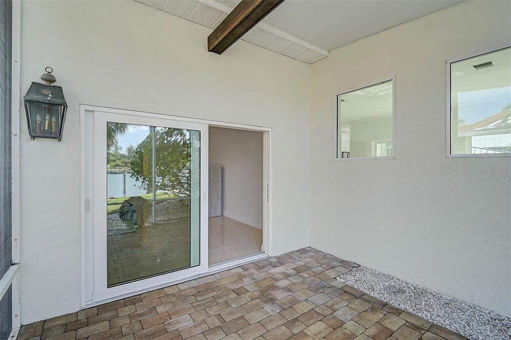 Activo con contrato: $2,795,000 (3 camas, 3 baños, 4399 Pies cuadrados)