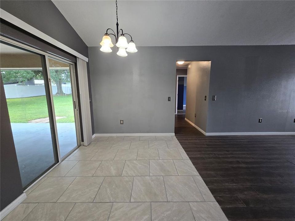 For Rent: $2,500 (5 beds, 2 baths, 1995 Square Feet)