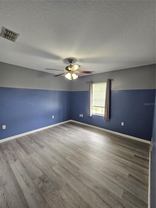 For Rent: $2,500 (5 beds, 2 baths, 1995 Square Feet)