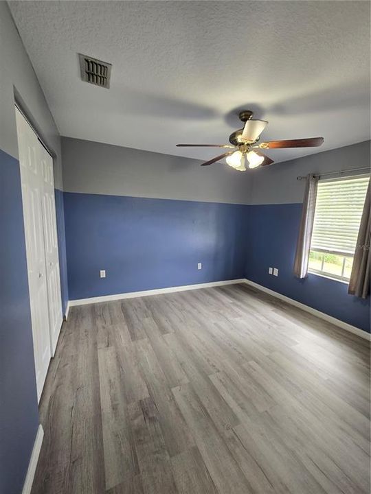 For Rent: $2,500 (5 beds, 2 baths, 1995 Square Feet)