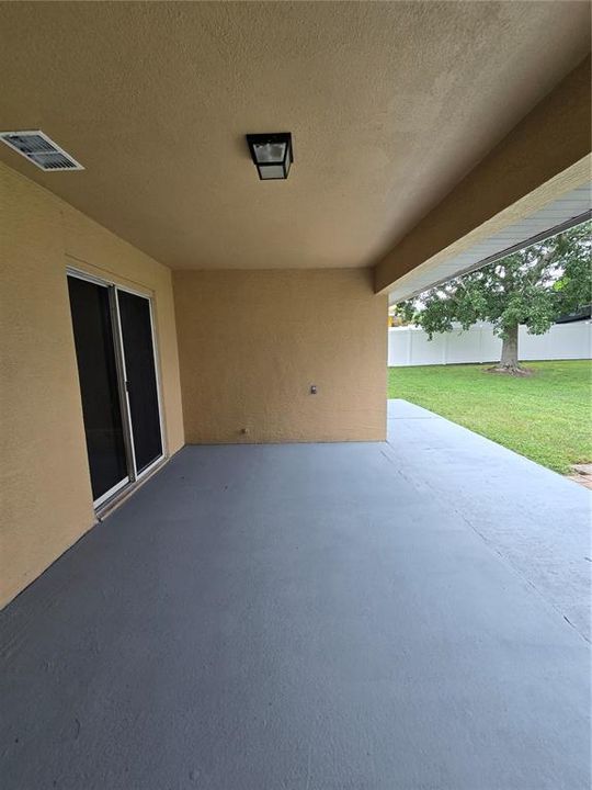 For Rent: $2,500 (5 beds, 2 baths, 1995 Square Feet)