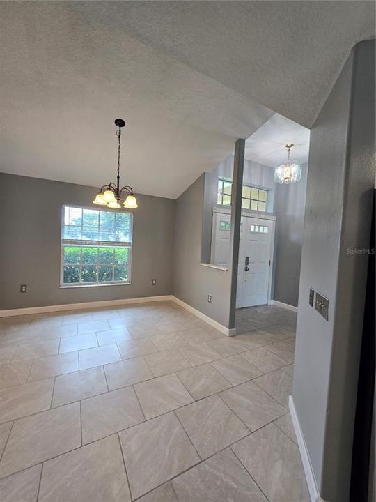 For Rent: $2,500 (5 beds, 2 baths, 1995 Square Feet)