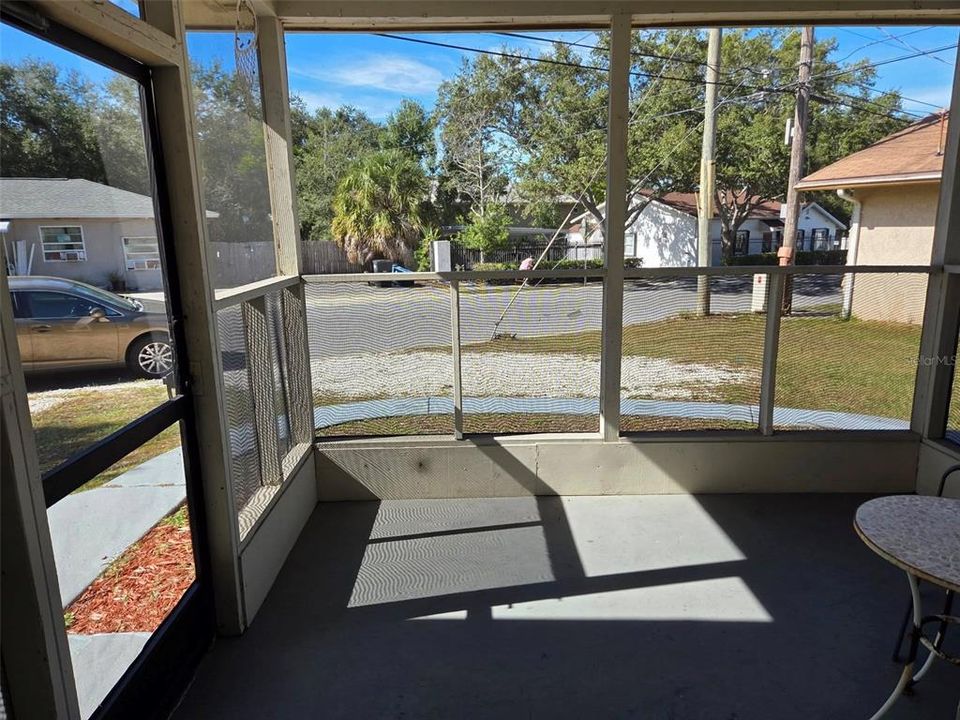 合同活跃: $1,280 (1 贝兹, 1 浴室, 500 平方英尺)