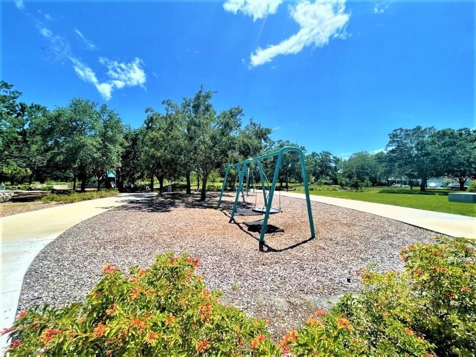 合同活跃: $1,280 (1 贝兹, 1 浴室, 500 平方英尺)