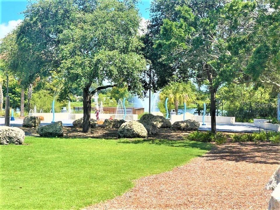 合同活跃: $1,280 (1 贝兹, 1 浴室, 500 平方英尺)