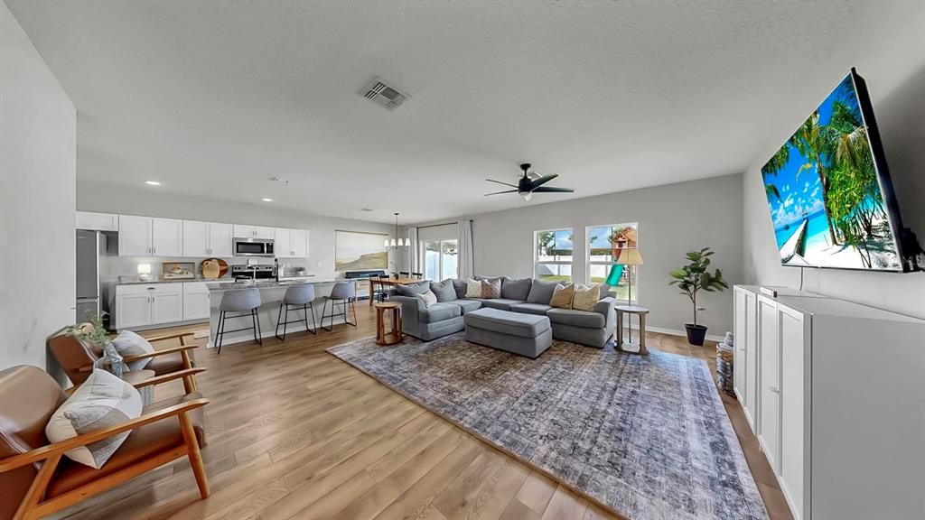 待售: $389,900 (4 贝兹, 2 浴室, 2226 平方英尺)