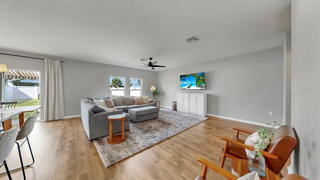 待售: $389,900 (4 贝兹, 2 浴室, 2226 平方英尺)