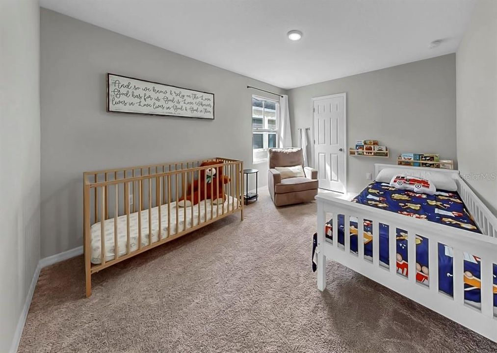 待售: $389,900 (4 贝兹, 2 浴室, 2226 平方英尺)