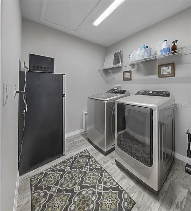 待售: $389,900 (4 贝兹, 2 浴室, 2226 平方英尺)