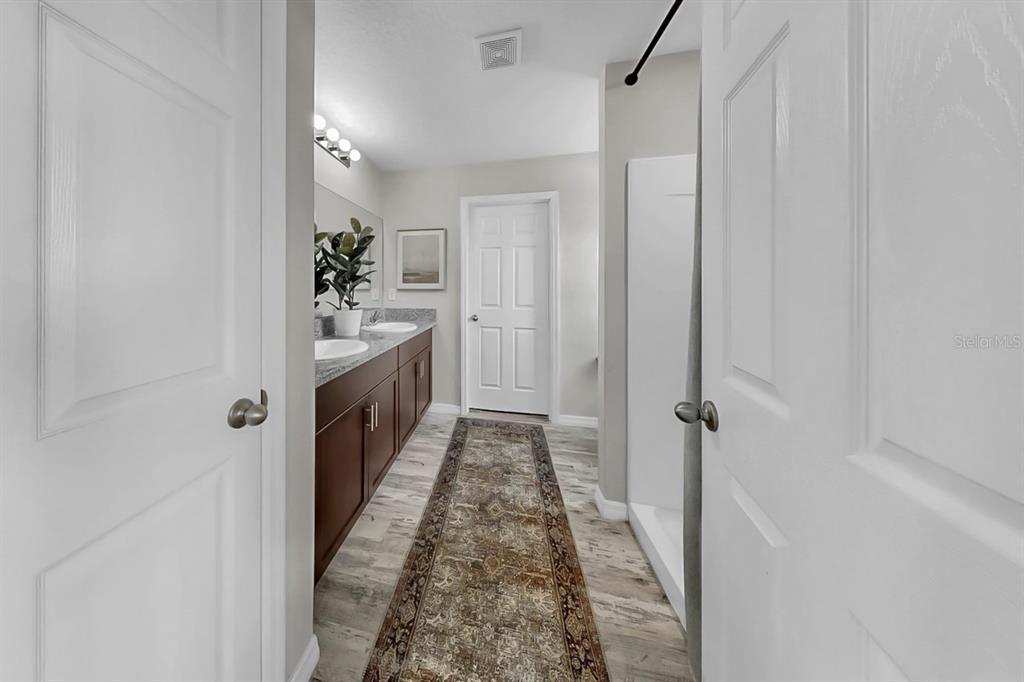 待售: $389,900 (4 贝兹, 2 浴室, 2226 平方英尺)