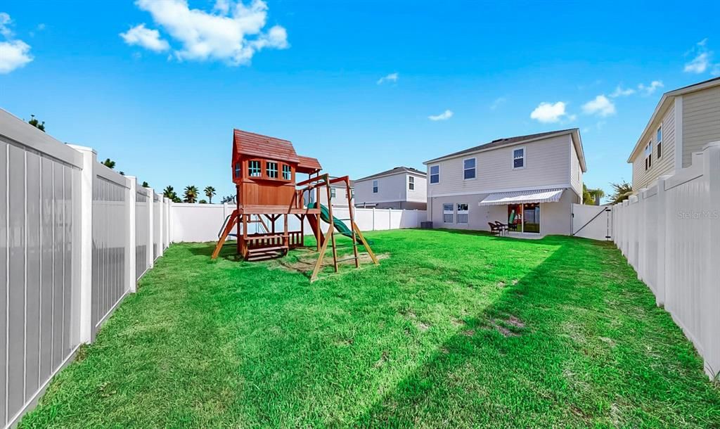 待售: $389,900 (4 贝兹, 2 浴室, 2226 平方英尺)