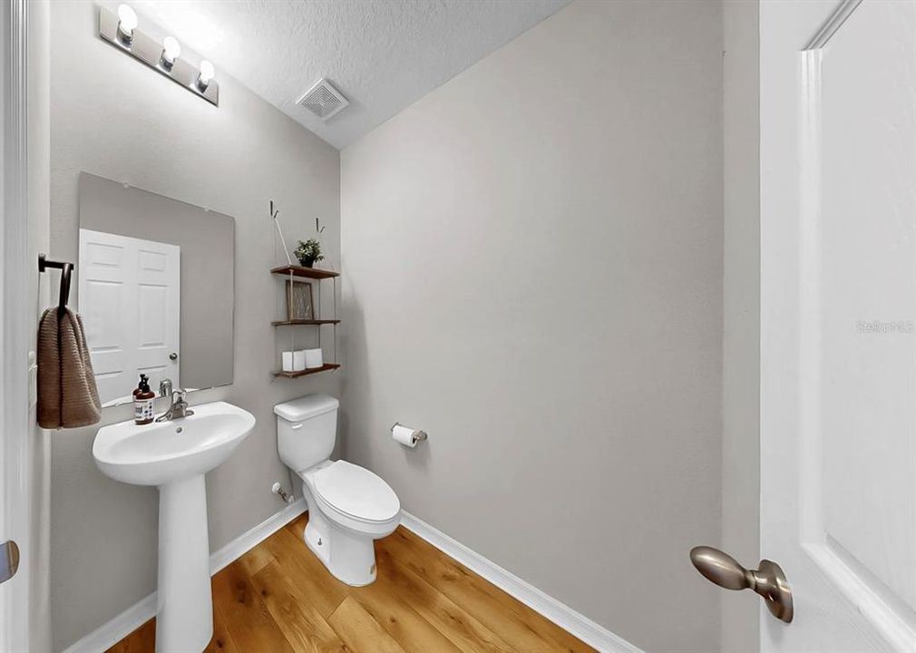 待售: $389,900 (4 贝兹, 2 浴室, 2226 平方英尺)