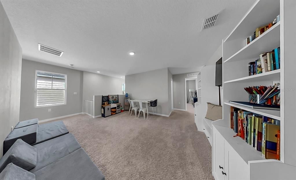 待售: $389,900 (4 贝兹, 2 浴室, 2226 平方英尺)