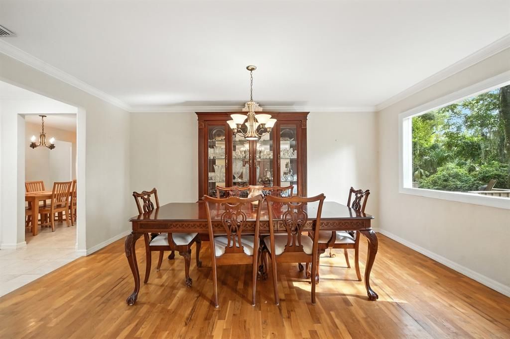 For Sale: $374,000 (4 beds, 3 baths, 2860 Square Feet)