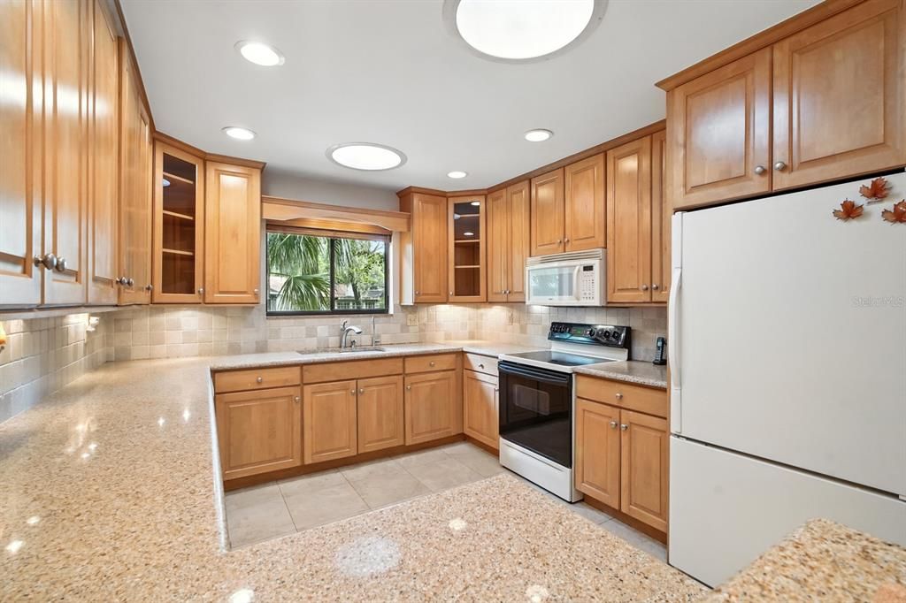 For Sale: $374,000 (4 beds, 3 baths, 2860 Square Feet)