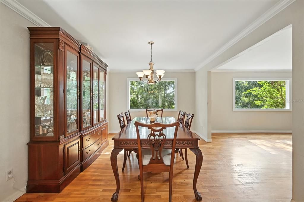 For Sale: $374,000 (4 beds, 3 baths, 2860 Square Feet)