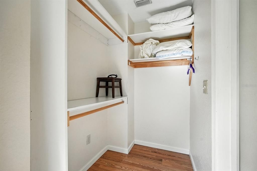 For Sale: $374,000 (4 beds, 3 baths, 2860 Square Feet)