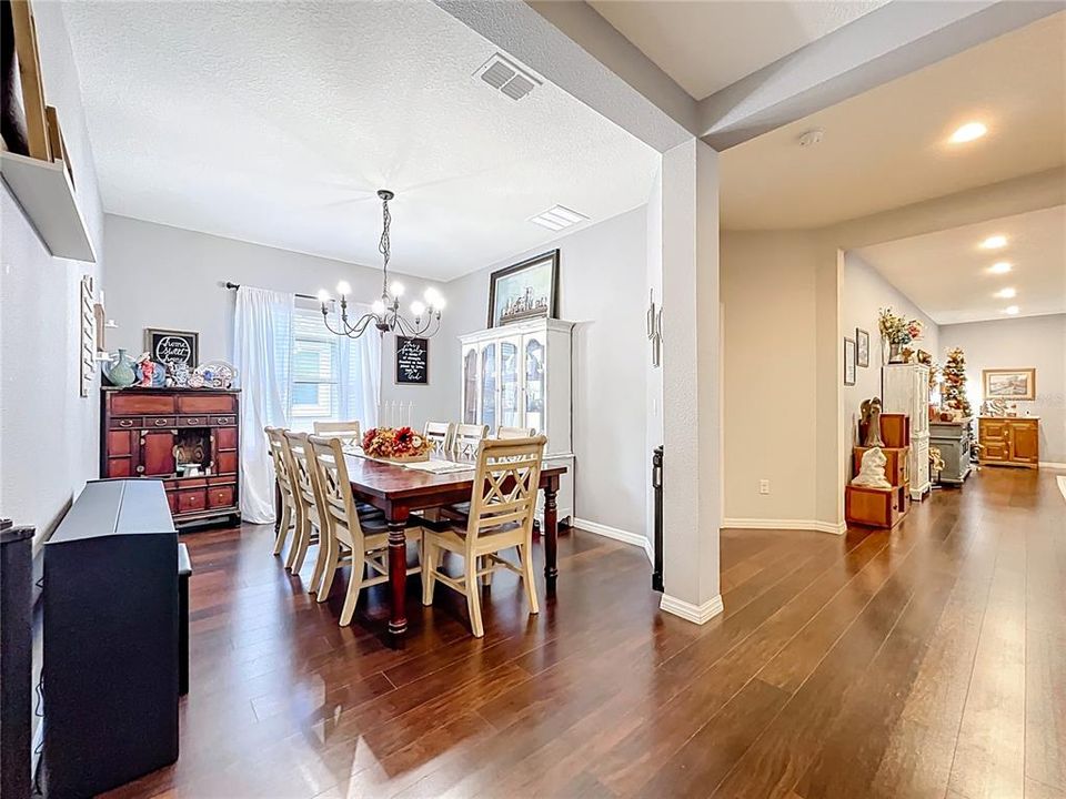 For Sale: $599,990 (4 beds, 3 baths, 2788 Square Feet)