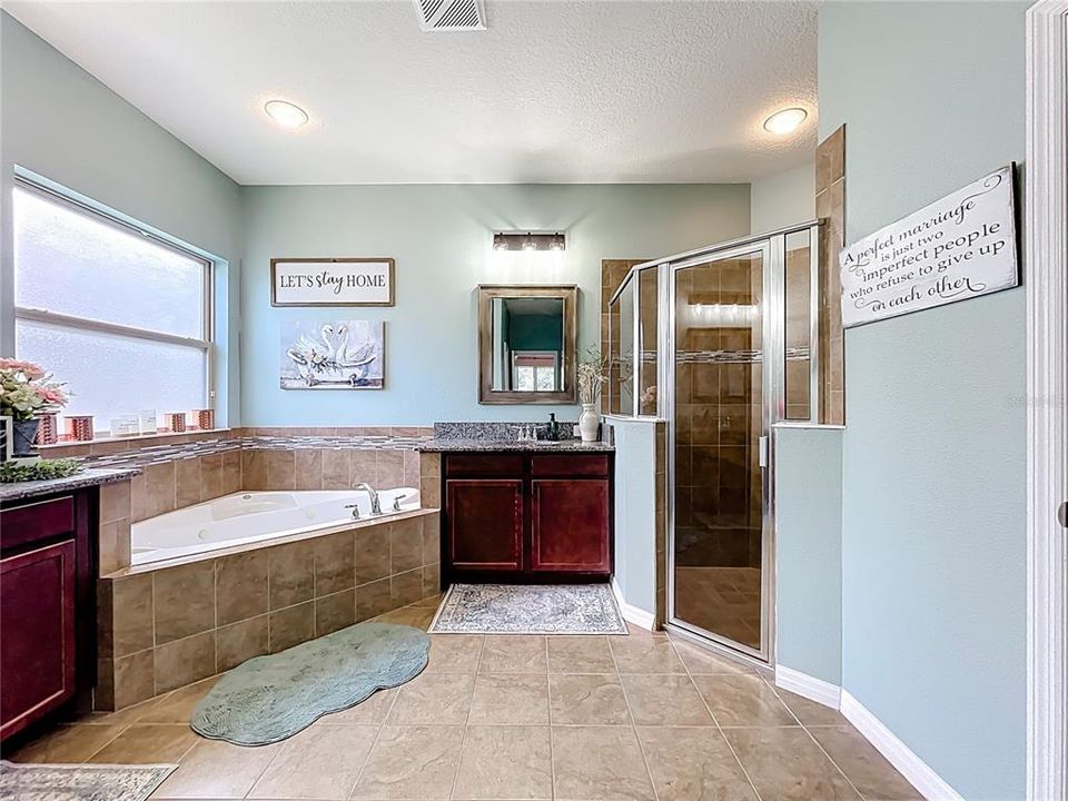 For Sale: $599,990 (4 beds, 3 baths, 2788 Square Feet)