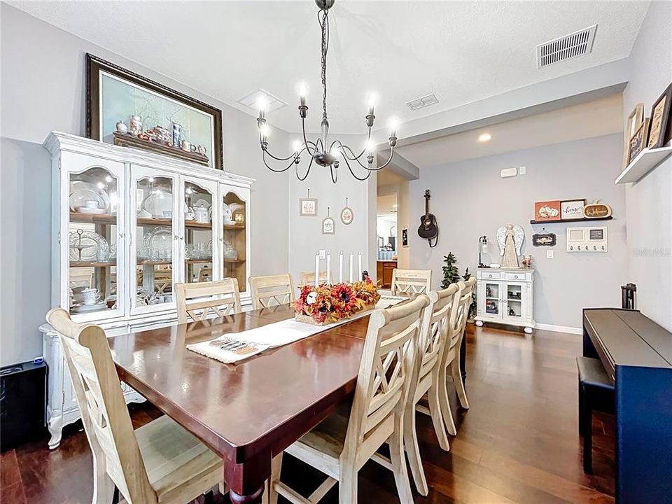 For Sale: $599,990 (4 beds, 3 baths, 2788 Square Feet)