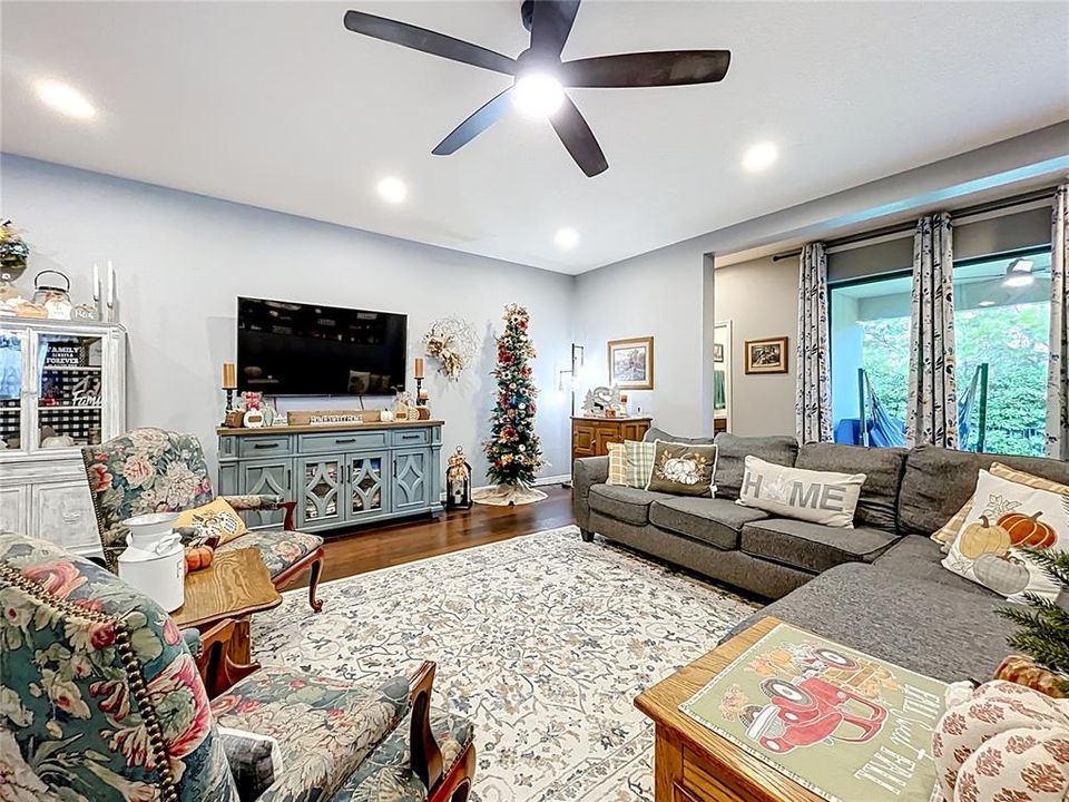 For Sale: $599,990 (4 beds, 3 baths, 2788 Square Feet)